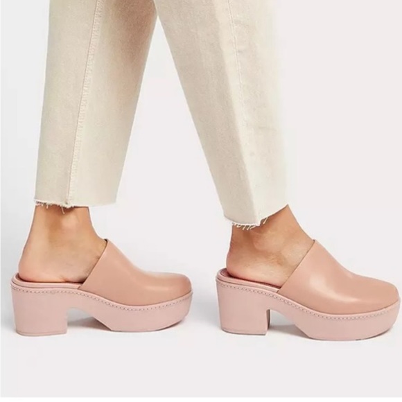 Fitflop Shoes - Fitflop PILAR Leather Mule Platforms in beige Buff size 9 women’s